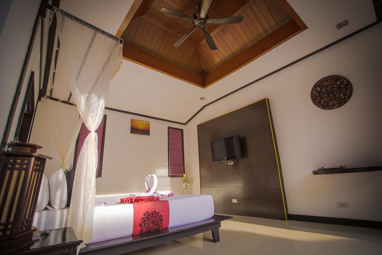The Iris Pool Villa Rawai Quarto foto