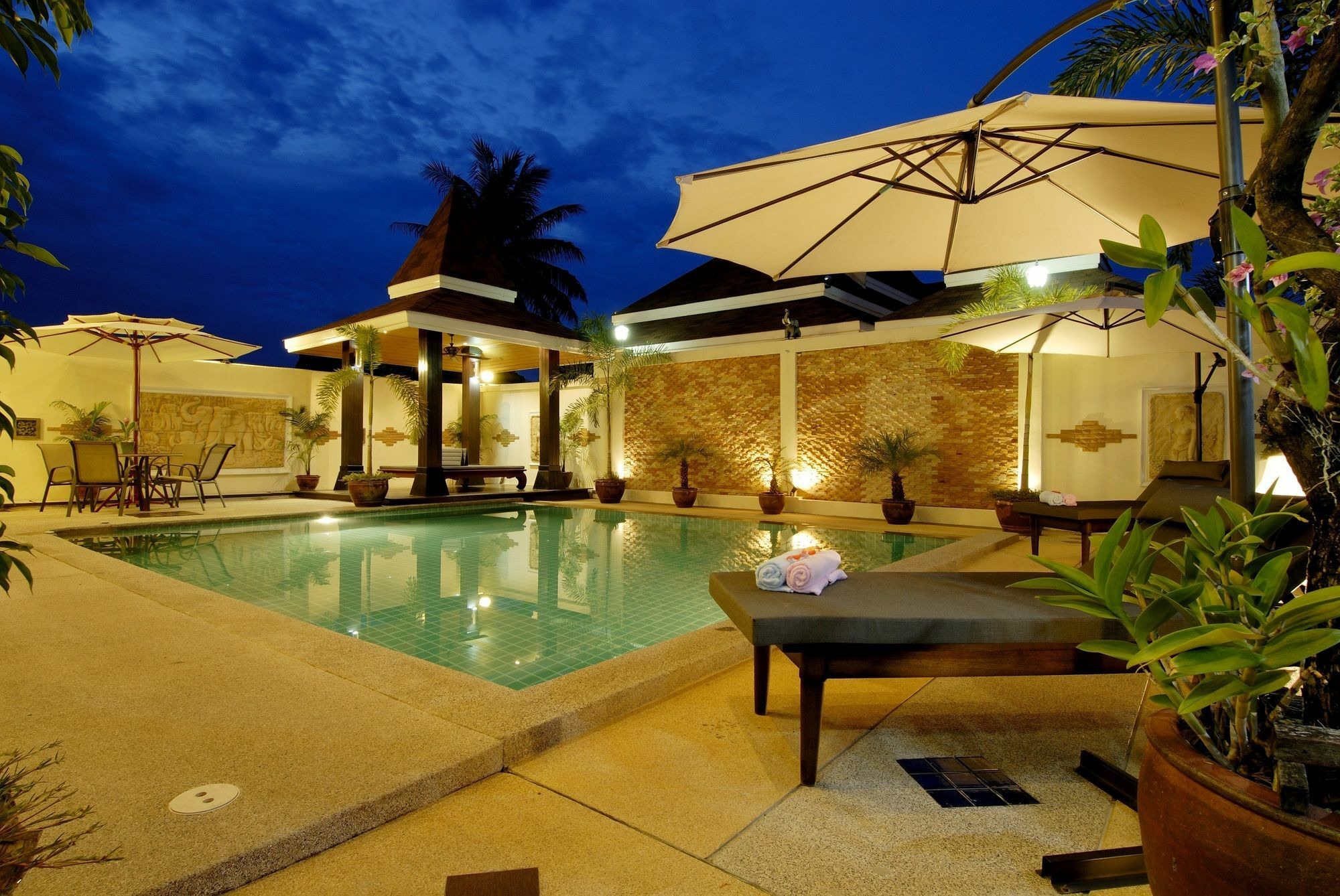 The Iris Pool Villa Rawai Exterior foto
